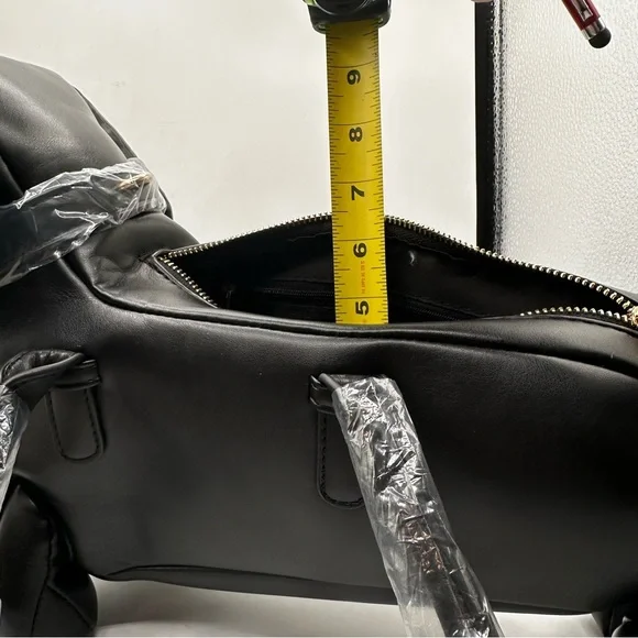 Black Dog-Shaped Crossbody Bag - Picture 8 of 12